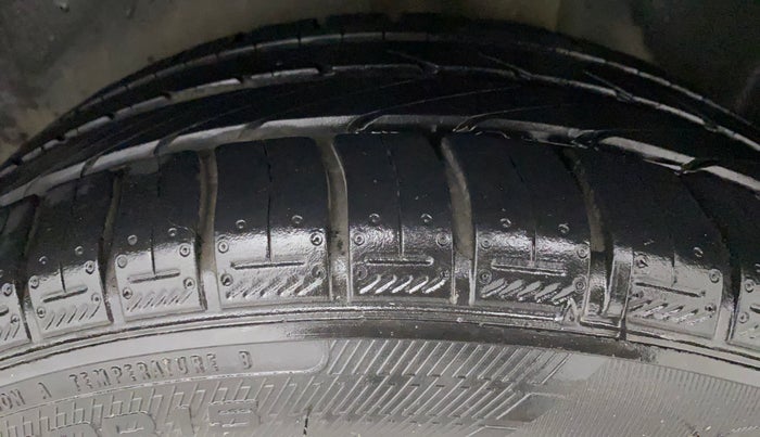 2016 Volkswagen Ameo HIGHLINE1.2L, Petrol, Manual, 54,504 km, Left Rear Tyre Tread