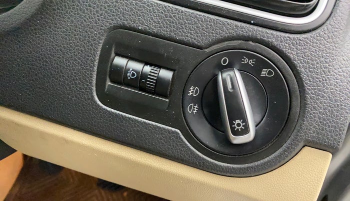 2016 Volkswagen Ameo HIGHLINE1.2L, Petrol, Manual, 54,504 km, Dashboard - Headlight height adjustment not working