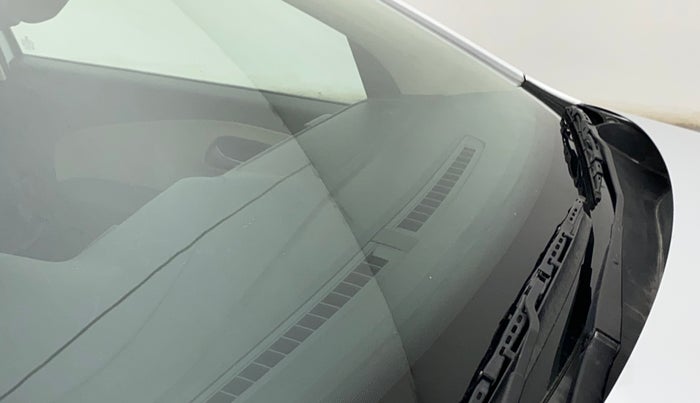 2016 Volkswagen Ameo HIGHLINE1.2L, Petrol, Manual, 54,504 km, Front windshield - Minor spot on windshield