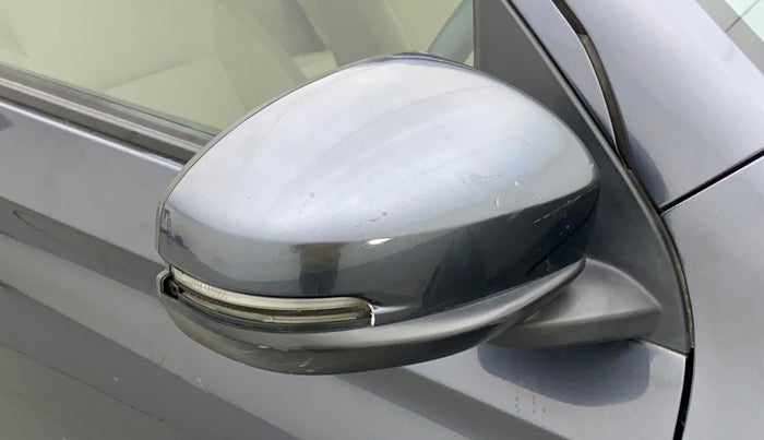 2023 Honda Amaze 1.2L I-VTEC VX CVT, Petrol, Automatic, 8,272 km, Right rear-view mirror - Cover has minor damage