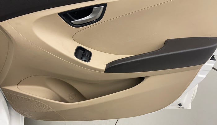 2018 Hyundai Eon SPORTZ, Petrol, Manual, 5,701 km, Driver Side Door Panels Controls