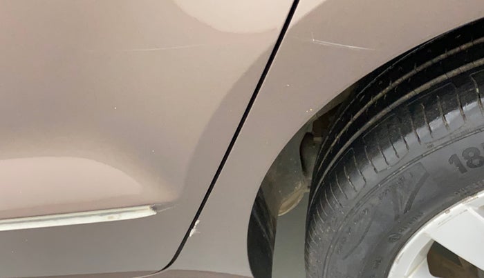 2016 Volkswagen Ameo HIGHLINE1.2L, Petrol, Manual, 1,42,245 km, Left quarter panel - Minor scratches