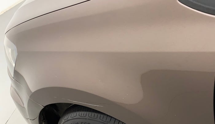 2016 Volkswagen Ameo HIGHLINE1.2L, Petrol, Manual, 1,42,245 km, Left fender - Slightly dented