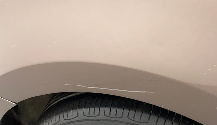 2016 Volkswagen Ameo HIGHLINE1.2L, Petrol, Manual, 1,42,245 km, Left fender - Minor scratches