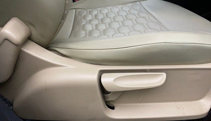 2016 Volkswagen Ameo HIGHLINE1.2L, Petrol, Manual, 1,42,245 km, Driver Side Adjustment Panel