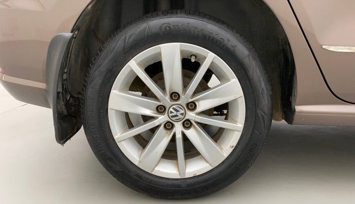 2016 Volkswagen Ameo HIGHLINE1.2L, Petrol, Manual, 1,42,245 km, Right Rear Wheel