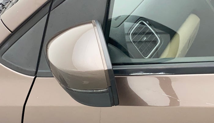 2016 Volkswagen Ameo HIGHLINE1.2L, Petrol, Manual, 1,42,245 km, Left rear-view mirror - Minor folding noise