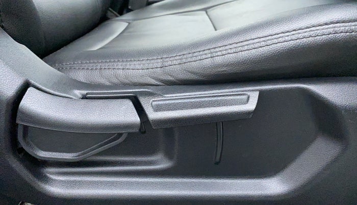 2019 Hyundai VENUE 1.0 TURBO GDI SX+ AT, Petrol, Automatic, 26,885 km, Driver Side Adjustment Panel