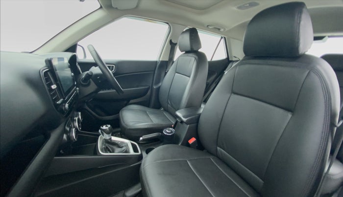 2019 Hyundai VENUE 1.0 TURBO GDI SX+ AT, Petrol, Automatic, 26,885 km, Right Side Front Door Cabin