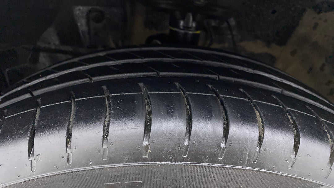 Left Front Tyre Tread