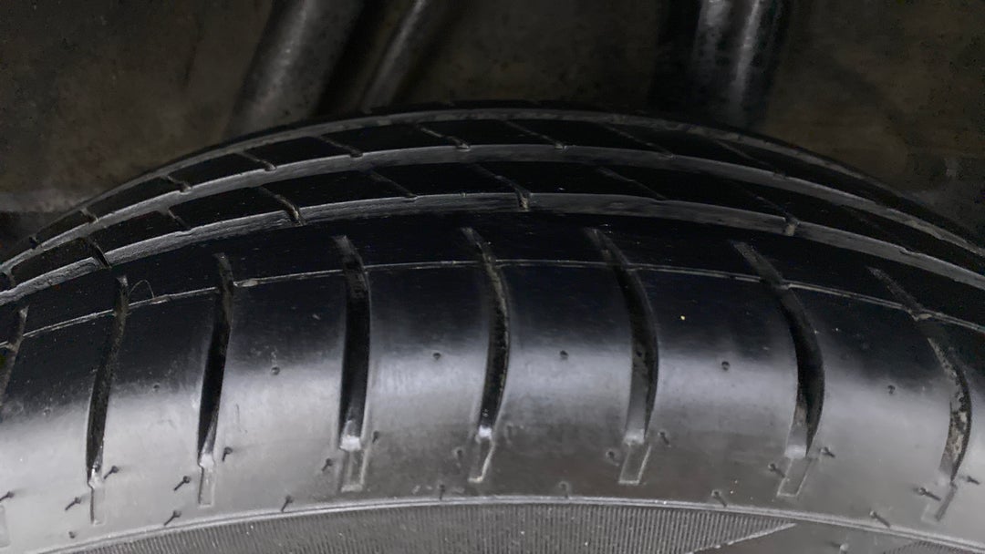 Left Rear Tyre Tread