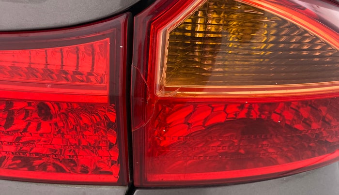 2015 Honda City VX CVT PETROL, Petrol, Automatic, 65,037 km, Right tail light - Minor damage