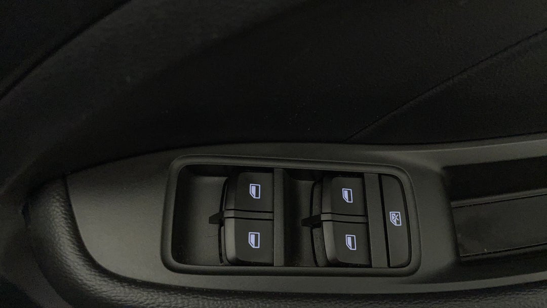 2022 MG ZS Excite, Automatic, 37007 km, Drivers Side Door Panel Controls