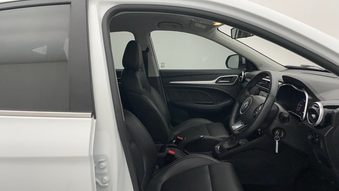 2022 MG ZS Excite, Automatic, 37007 km, Right Side Front Door Cabin View