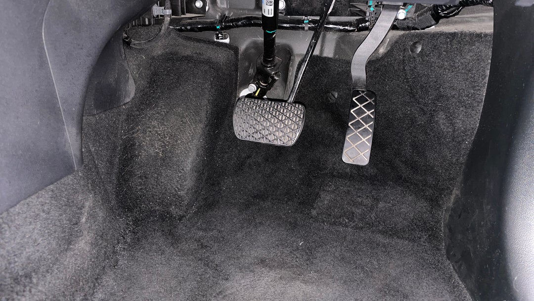 2022 MG ZS Excite, Automatic, 37007 km, Pedals and Footmat