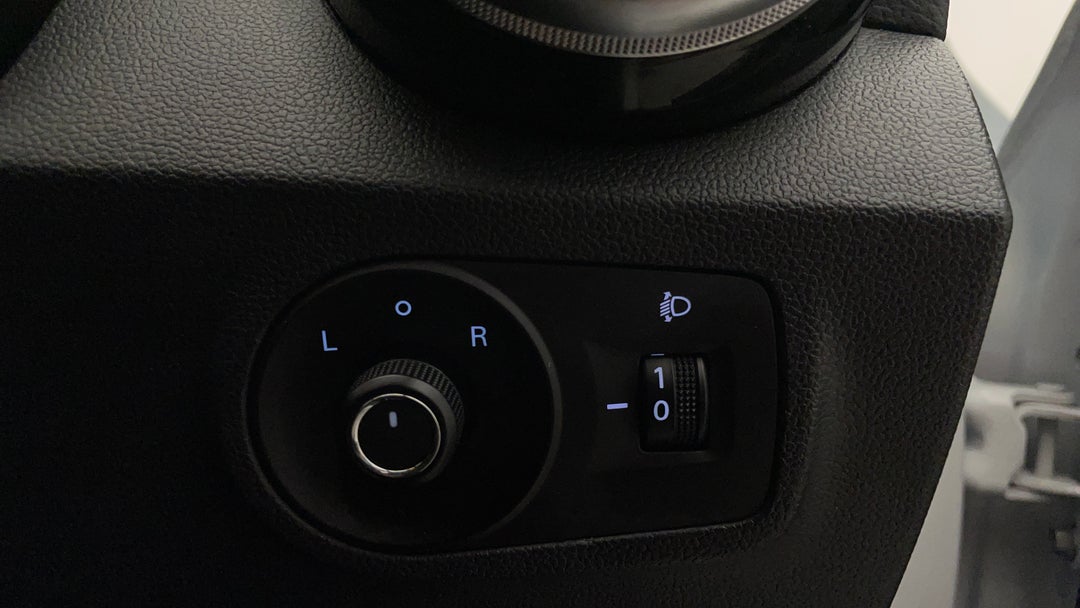 2022 MG ZS Excite, Automatic, 37007 km, Utility Switches/Buttons