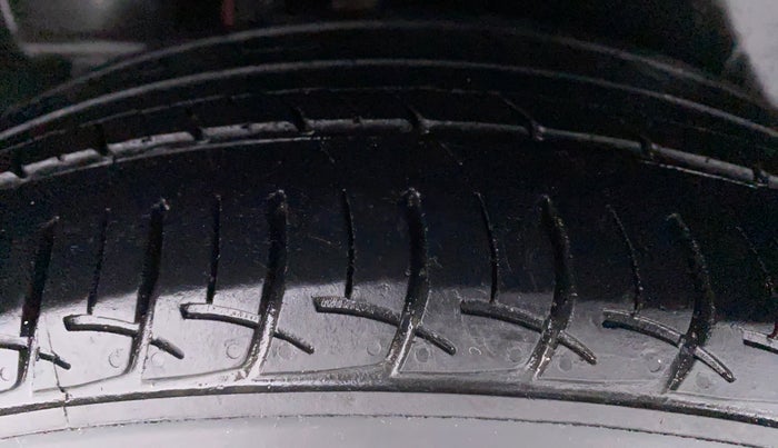 2019 Maruti Ciaz DELTA 1.5 SHVS VVT MT, Petrol, Manual, 81,666 km, Right Rear Tyre Tread