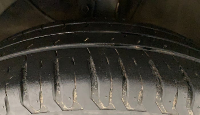 2019 Maruti XL6 ZETA MT, Petrol, Manual, 28,188 km, Left Front Tyre Tread