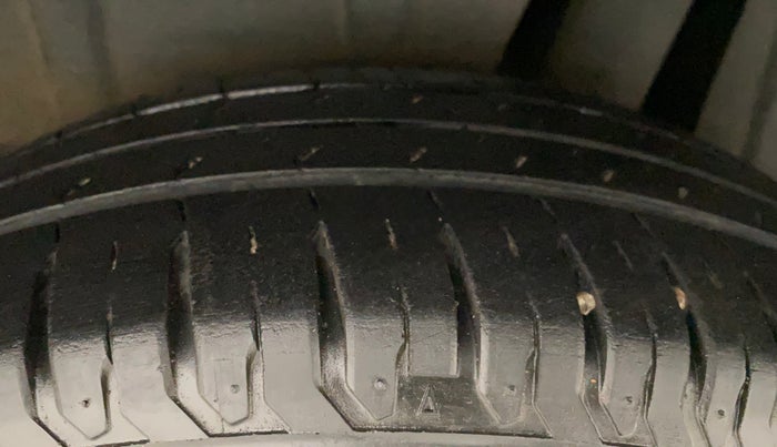 2019 Maruti XL6 ZETA MT, Petrol, Manual, 28,188 km, Left Rear Tyre Tread