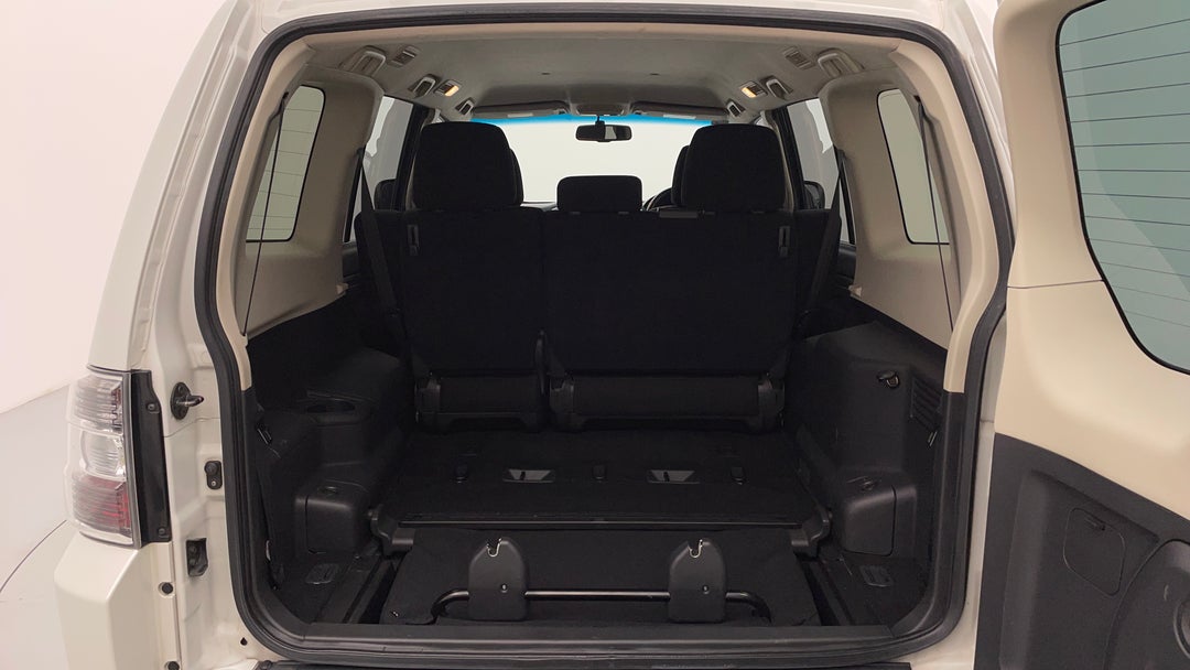 2015 Mitsubishi Pajero Glx Lwb (4x4), Automatic, 142636 km, Boot Inside View