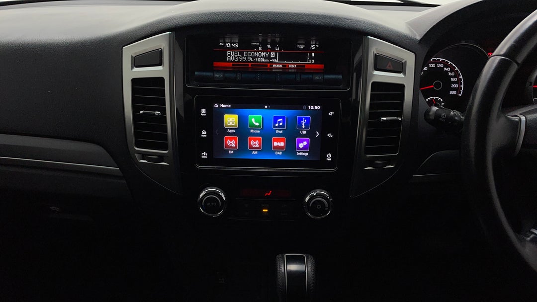 2015 Mitsubishi Pajero Glx Lwb (4x4), Automatic, 142636 km, Center Console