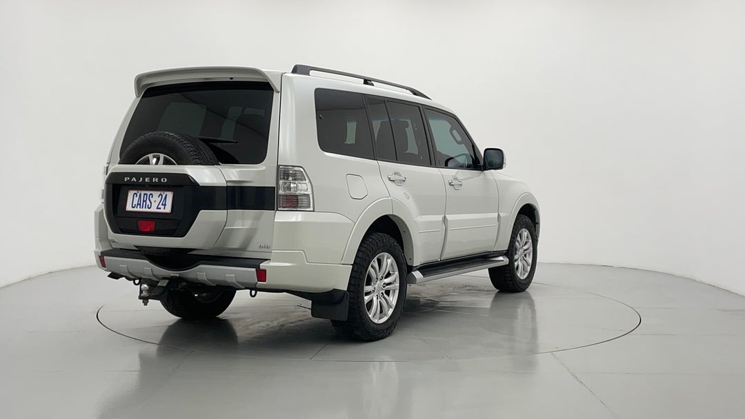 2015 Mitsubishi Pajero Glx Lwb (4x4), Automatic, 142636 km, Right Back Diagonal (45- Degree) View