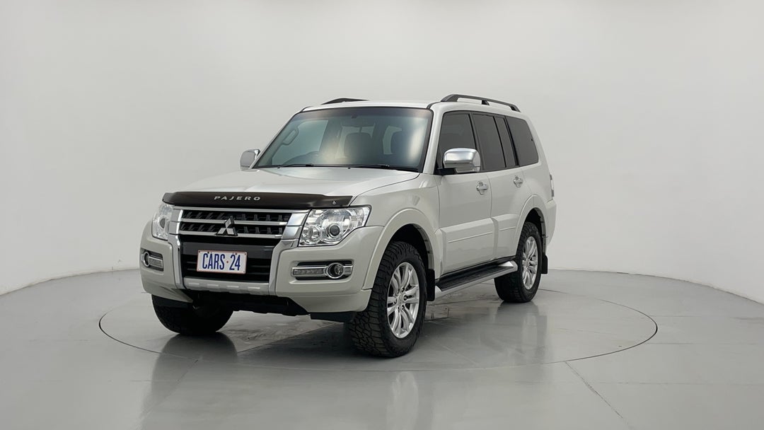2015 Mitsubishi Pajero Glx Lwb (4x4), Automatic, 142636 km, Left Front Diagonal (45- Degree) View