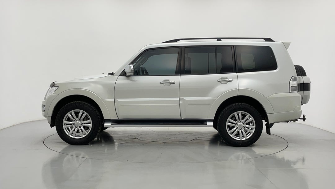 2015 Mitsubishi Pajero Glx Lwb (4x4), Automatic, 142636 km, Left Side View