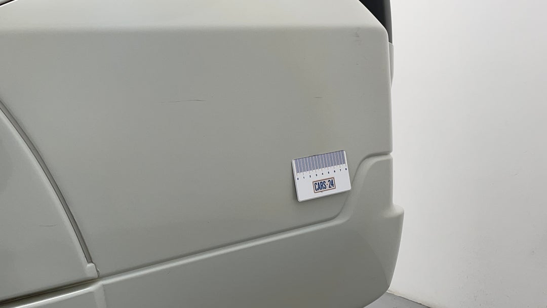 2015 Mitsubishi Pajero Glx Lwb (4x4), Automatic, 142636 km, Bumper Rear Scratch