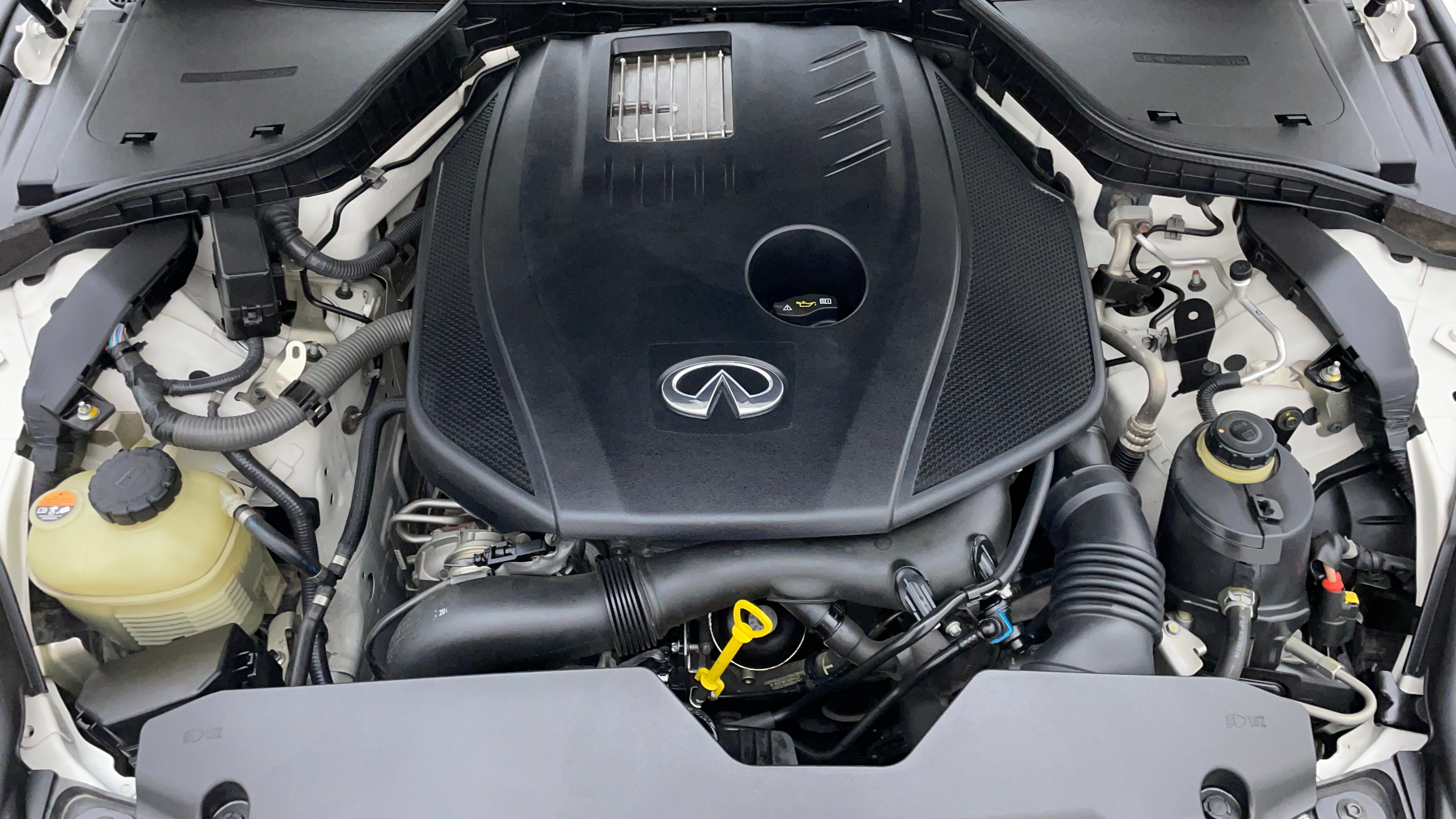 Infiniti Q50-Engine Bonet View