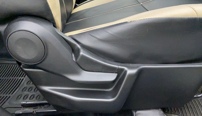 2020 Maruti New Wagon-R LXI CNG 1.0 L, CNG, Manual, 18,126 km, Driver Side Adjustment Panel
