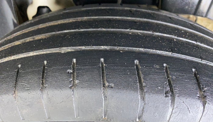 2019 Mahindra XUV300 1.5 W6 MT, Diesel, Manual, 49,179 km, Left Rear Tyre Tread