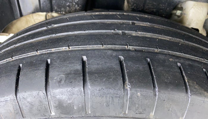 2019 Mahindra XUV300 1.5 W6 MT, Diesel, Manual, 49,179 km, Right Rear Tyre Tread
