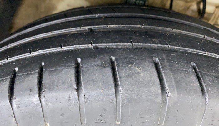 2019 Mahindra XUV300 1.5 W6 MT, Diesel, Manual, 49,179 km, Right Front Tyre Tread