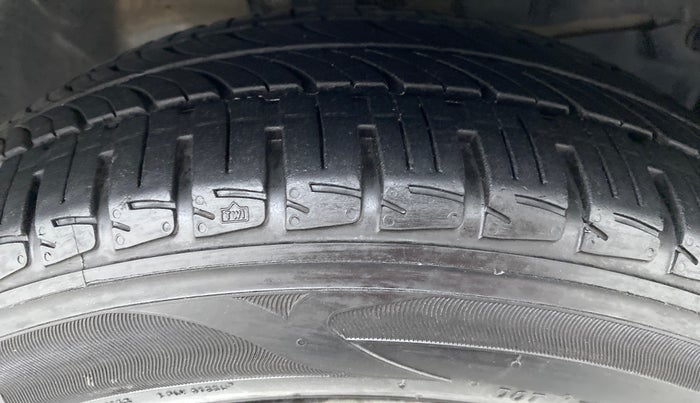 2014 Honda City V MT PETROL, Petrol, Manual, 82,084 km, Right Front Tyre Tread