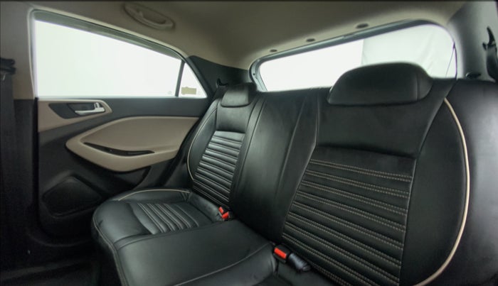 2019 Hyundai Elite i20 1.2 MAGNA PLUS VTVT, Petrol, Manual, 26,452 km, Right Side Rear Door Cabin
