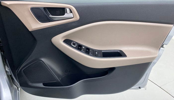 2019 Hyundai Elite i20 1.2 MAGNA PLUS VTVT, Petrol, Manual, 26,452 km, Driver Side Door Panels Control