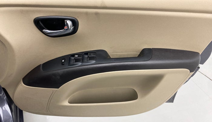 2014 Hyundai i10 SPORTZ 1.1, Petrol, Manual, 49,374 km, Driver Side Door Panels Control