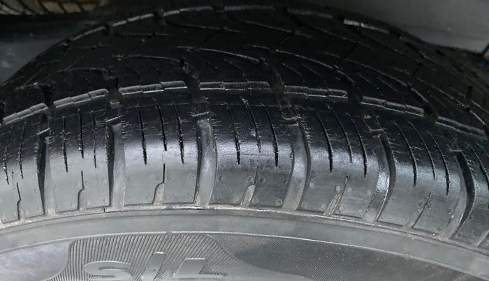 2019 Mahindra Scorpio S7 140 BHP 2WD, Diesel, Manual, 35,956 km, Right Rear Tyre Tread
