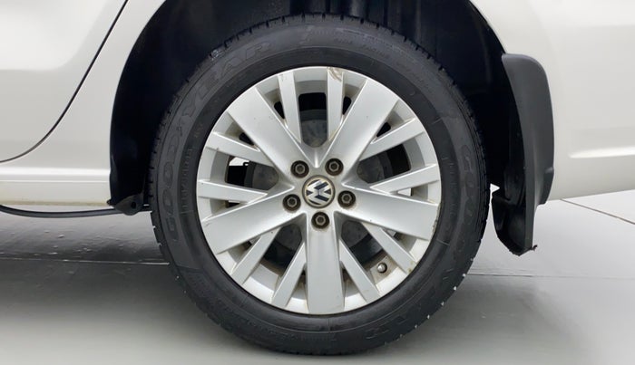 2015 Volkswagen Vento HIGHLINE PETROL, Petrol, Manual, 38,907 km, Left Rear Wheel