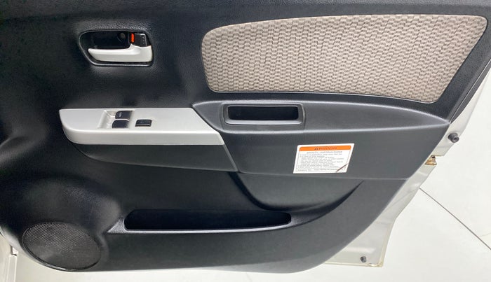 2015 Maruti Wagon R 1.0 LXI CNG, CNG, Manual, 87,691 km, Driver Side Door Panels Control
