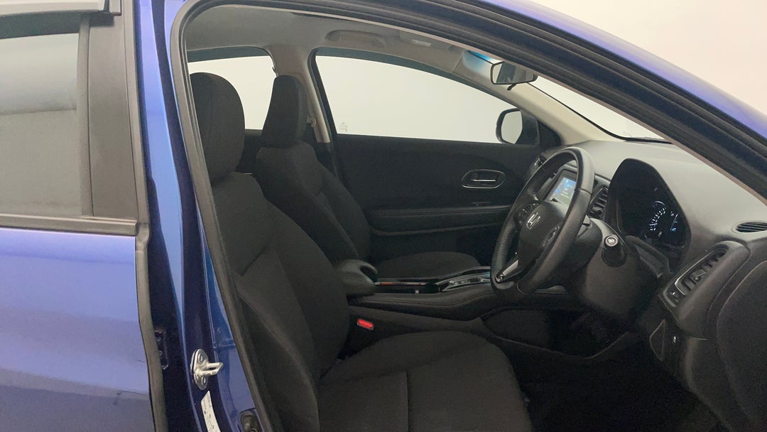 2015 Honda HR-V Vti-s, Automatic, 73952 km, Right Side Front Door Cabin View