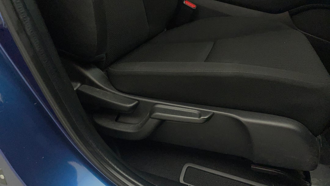 2015 Honda HR-V Vti-s, Automatic, 73952 km, Drivers Side Adjustment Panel