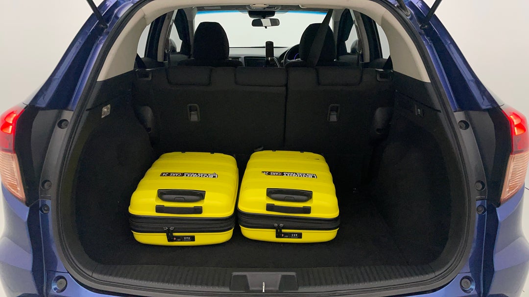 2015 Honda HR-V Vti-s, Automatic, 73952 km, Boot Inside View with Luggage