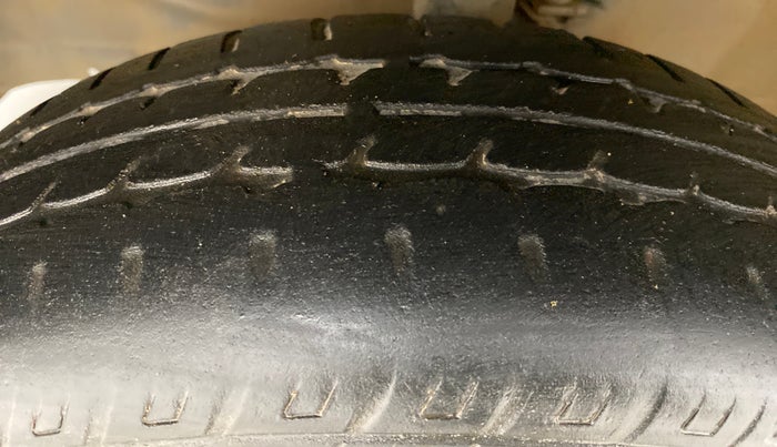 2015 Maruti Wagon R 1.0 VXI, Petrol, Manual, 33,403 km, Left Front Tyre Tread