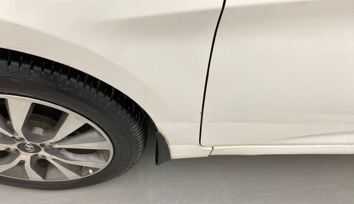 2014 Hyundai Verna FLUIDIC 1.6 CRDI SX, Diesel, Manual, 58,362 km, Left fender - Slightly dented
