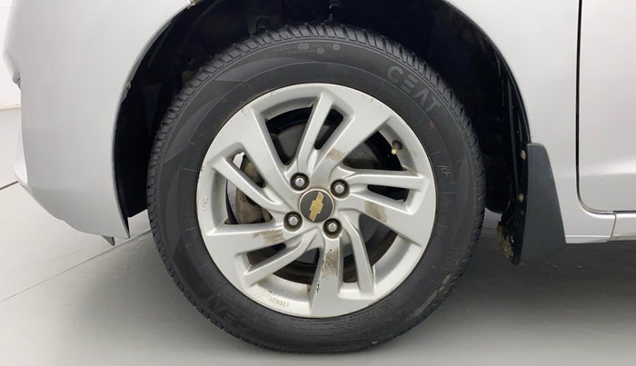 2016 Honda Jazz 1.2L I-VTEC V, Petrol, Manual, 1,09,814 km, Left Front Wheel