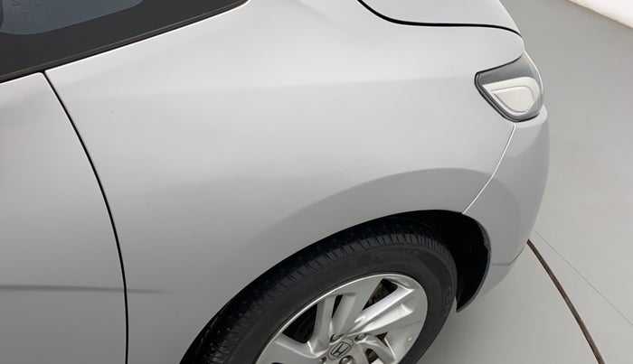 2016 Honda Jazz 1.2L I-VTEC V, Petrol, Manual, 1,09,814 km, Right fender - Minor scratches