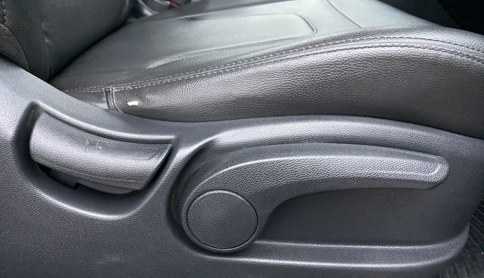 2019 Hyundai Creta 1.6 VTVT SX AUTO, Petrol, Automatic, 51,339 km, Driver Side Adjustment Panel