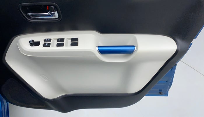 2017 Maruti IGNIS DELTA 1.2 K12, Petrol, Manual, 21,105 km, Driver Side Door Panels Control